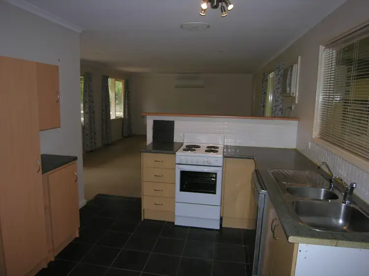 Fifth view of Homely house listing, 2 Pinson Court, Williamstown SA 5351