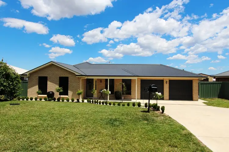 23 Blaxland Drive, Llanarth NSW 2795
