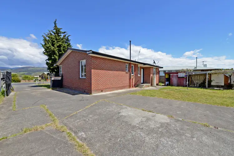 42 Dixon Street, New Norfolk TAS 7140