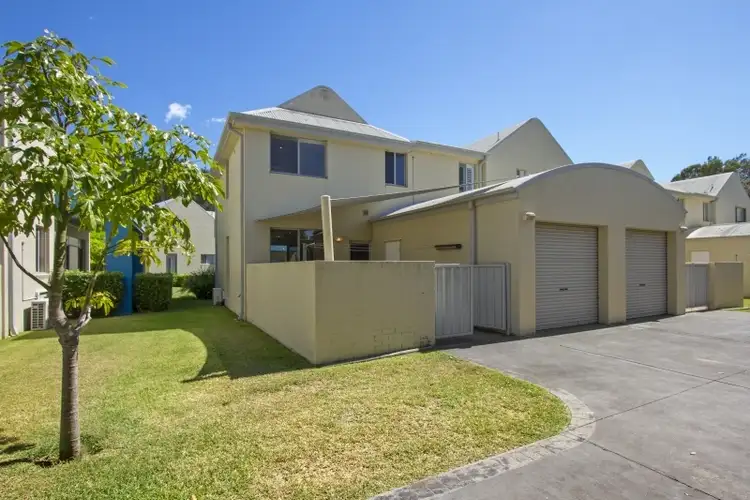 4/1A Myamba Parade, Surfside NSW 2536