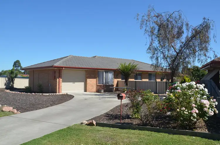 4 BANKSIA COURT, Lucknow VIC 3875