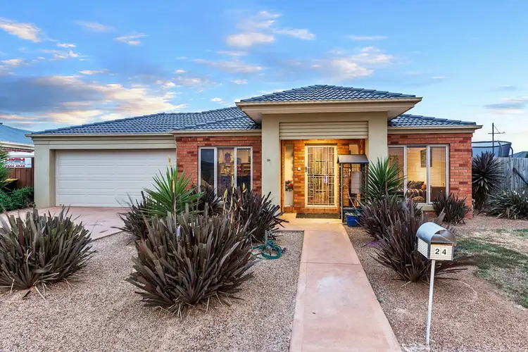 24 Dalray Crescent, Kurunjang VIC 3337