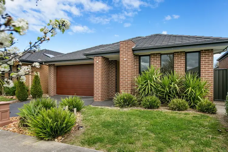 7 Cowes Close, Cranbourne North VIC 3977