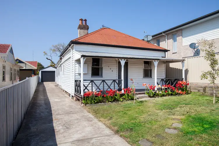 128 High St, East Maitland NSW 2323