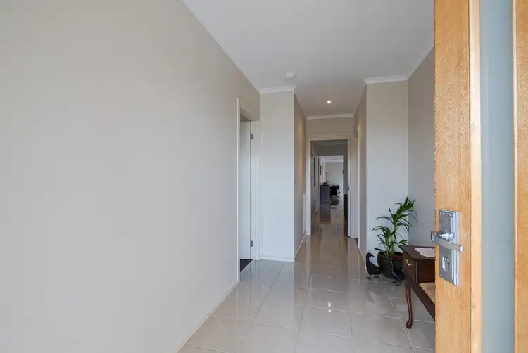 Second view of Homely house listing, 25 Canadian Crescent, Canadian VIC 3350