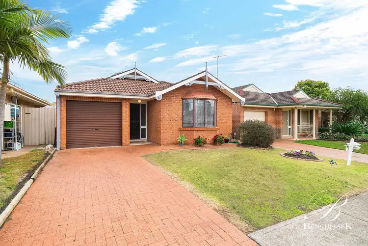 8 Alexandrina Court, Wattle Grove NSW 2173