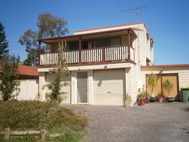 4 Buckland Road, St Clair NSW 2759