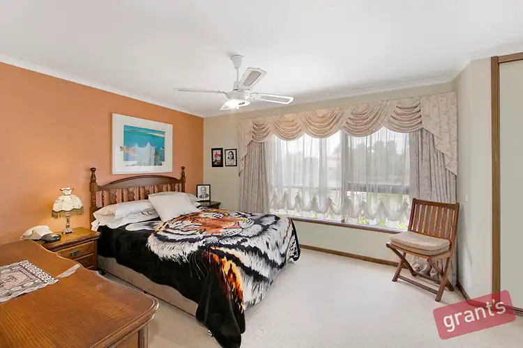 Seventh view of Homely house listing, 6 Heard Close, Berwick VIC 3806