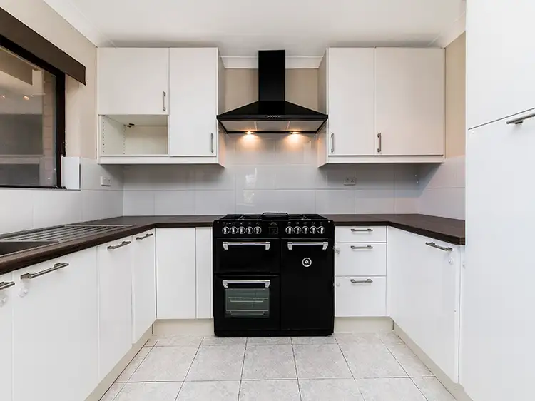 7 Palm Terrace, Forrestfield WA 6058