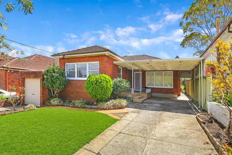 6 MORRIS AVE, Kingsgrove NSW 2208