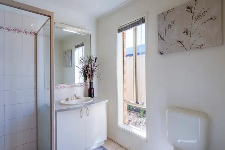 Sixth view of Homely house listing, 5 Oakridge Court, Kyneton VIC 3444