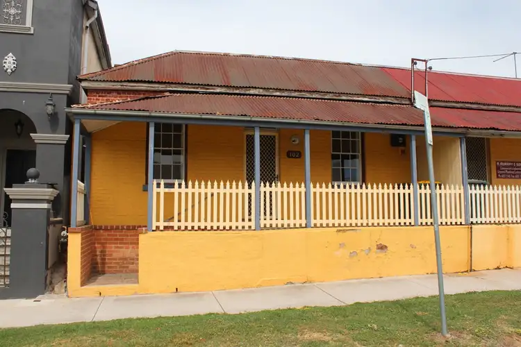 102 Russell Street, Bathurst NSW 2795