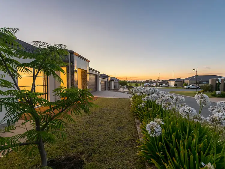 Second view of Homely house listing, 21 Majorelle Parkway, Aubin Grove WA 6164
