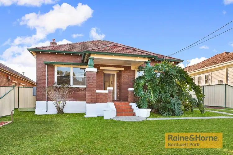 17 Albion Street, Roselands NSW 2196