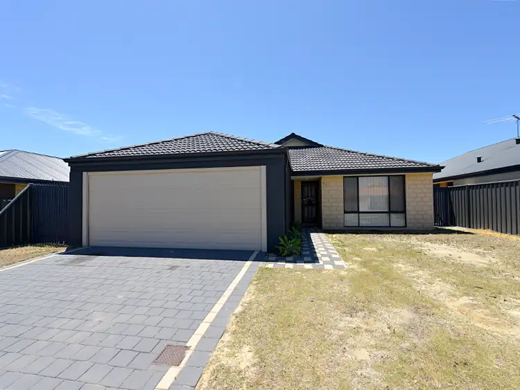 17 Joseph Banks Boulevard, Banksia Grove WA 6031