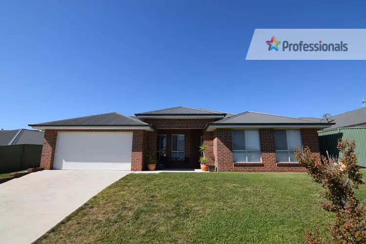 6 Coachworks Way, Llanarth NSW 2795