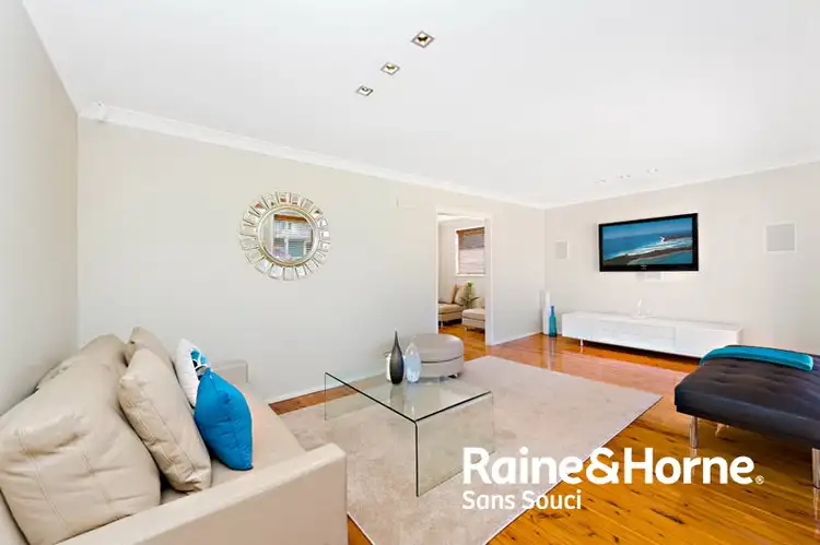 4 David Place, Peakhurst NSW 2210