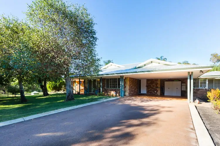 25 Livingstone Drive, Canning Vale WA 6155