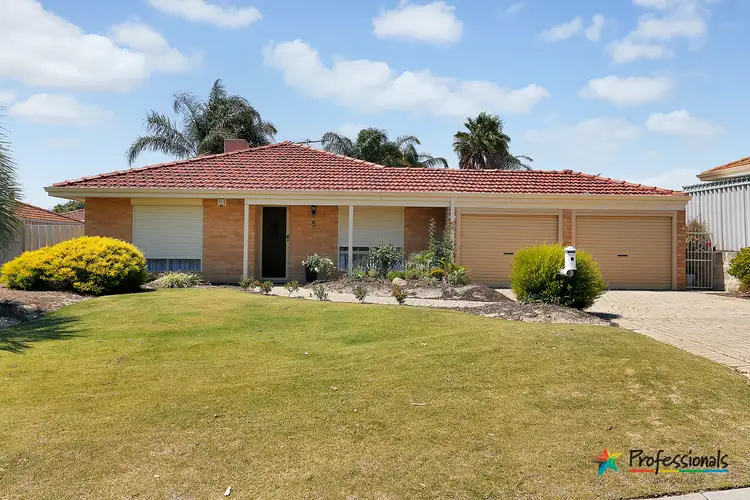 5 Harewood Place, Marangaroo WA 6064