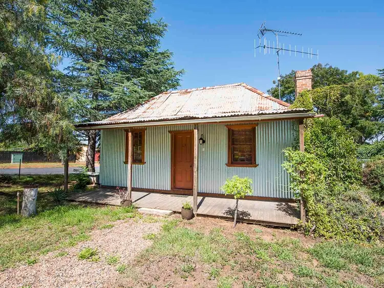 100 Medley Street, Gulgong NSW 2852
