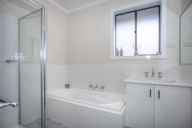 Sixth view of Homely house listing, 5 Robert Court, Gisborne VIC 3437