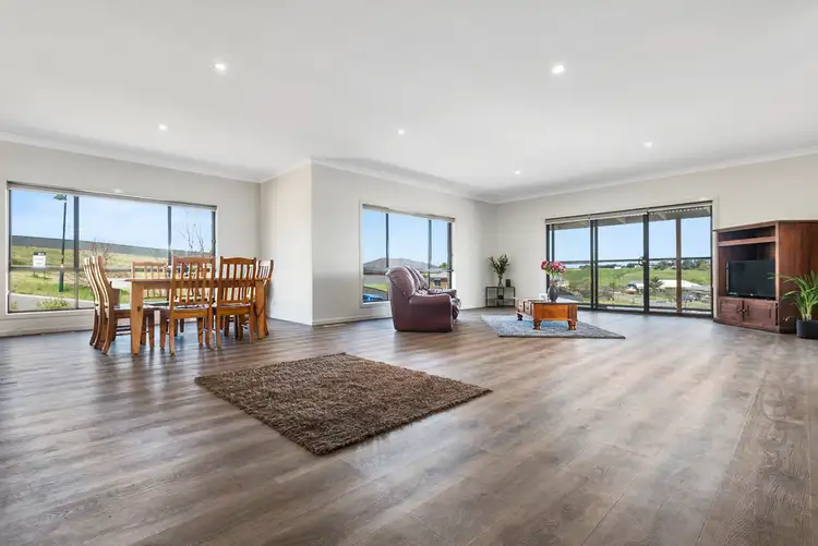 Fifth view of Homely house listing, 2 Ridgeway Crescent, Kyneton VIC 3444