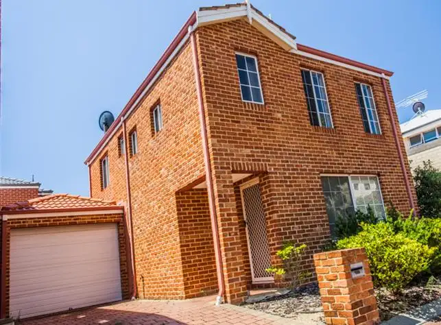 7 Lockwood Court, Bicton WA 6157