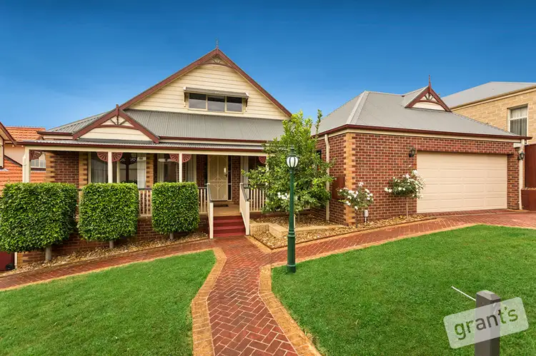 27 Mornington Grove, Berwick VIC 3806