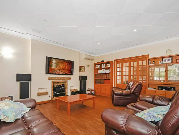 Fifth view of Homely house listing, 25 Hampton Square West, Morley WA 6062