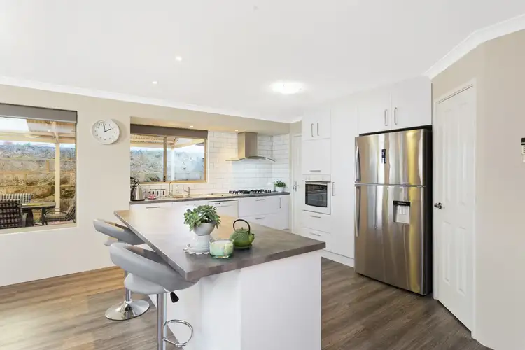 18 Glenmaggie Circuit, Success WA 6164