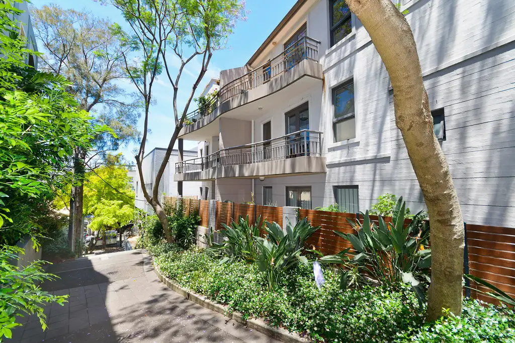 Main view of Homely unit listing, 10/88-96 Barcom Avenue, Rushcutters Bay NSW 2011
