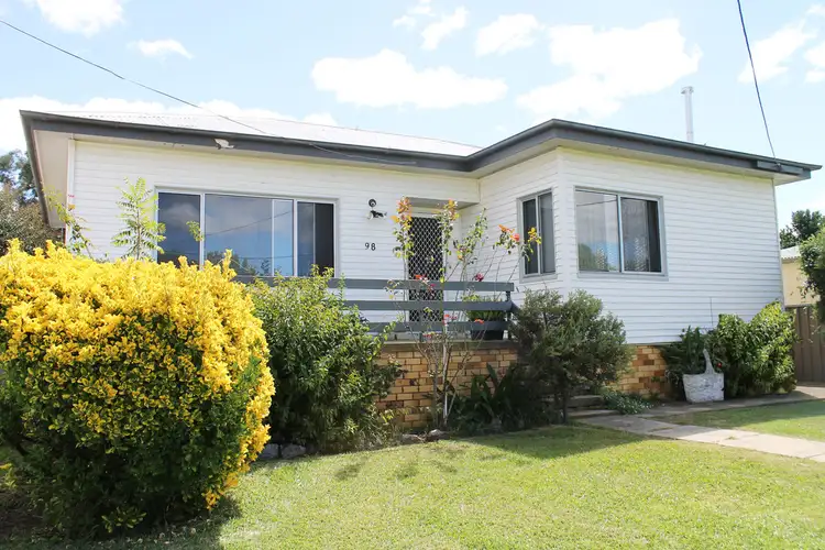 98 Evans Street, Inverell NSW 2360
