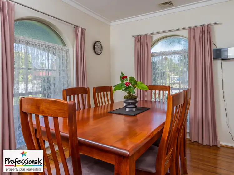 Seventh view of Homely house listing, 2 Orberry Place, Thornlie WA 6108
