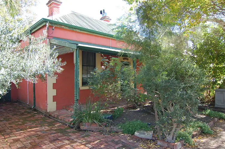 11 Hugh Street, Guildford WA 6055