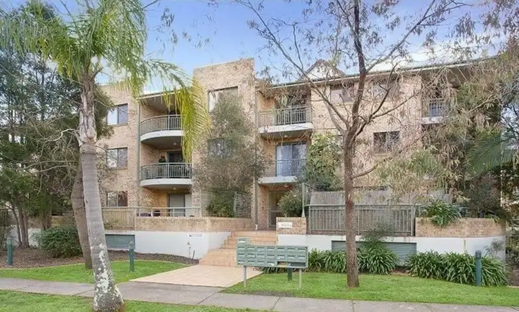 18/211 Mead Place