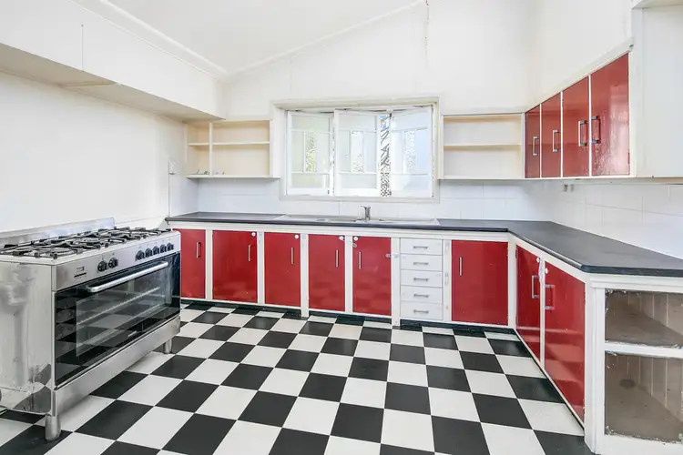 Fifth view of Homely house listing, 86 WALNUT STREET, Wynnum QLD 4178