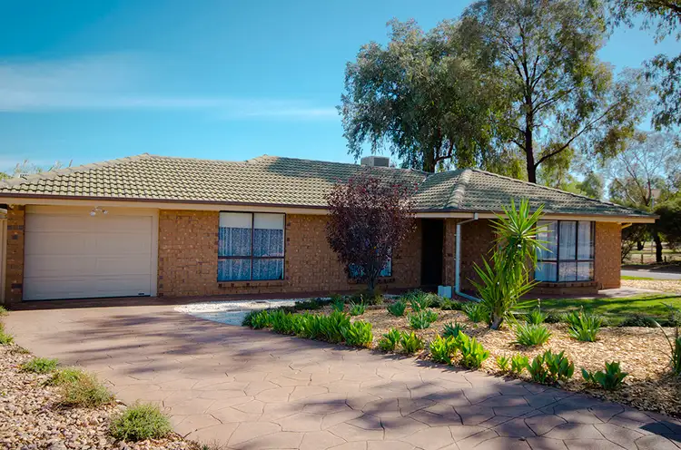 35 Canterbury Drive, Salisbury Heights SA 5109