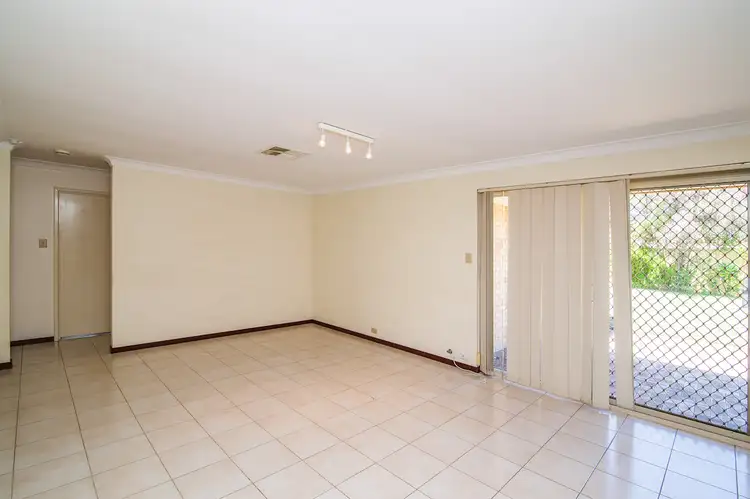 Fourth view of Homely house listing, 2 Silkyoak Place, Morley WA 6062