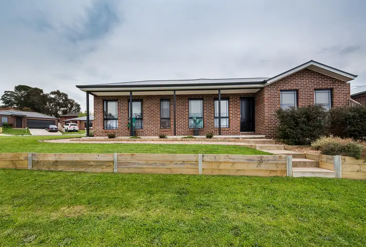 17 Muller Court, Mount Clear VIC 3350