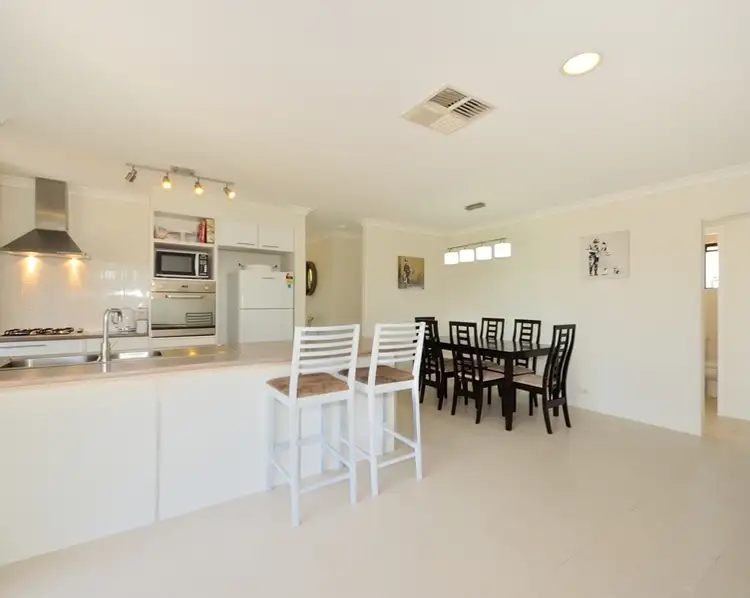 24 Rason Close, Cooloongup WA 6168