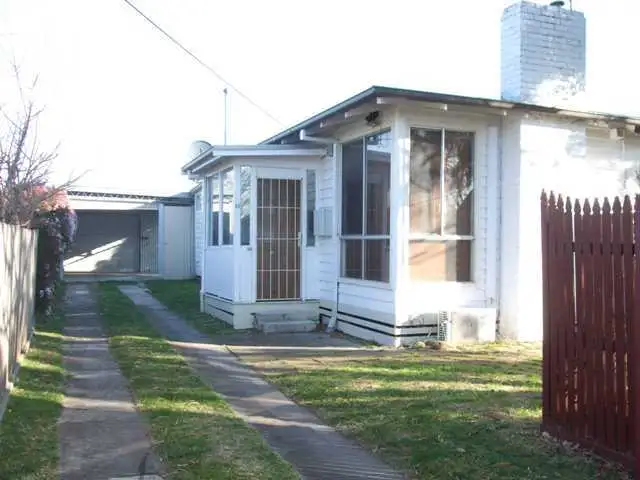 33 Spruhan Avenue, Norlane VIC 3214