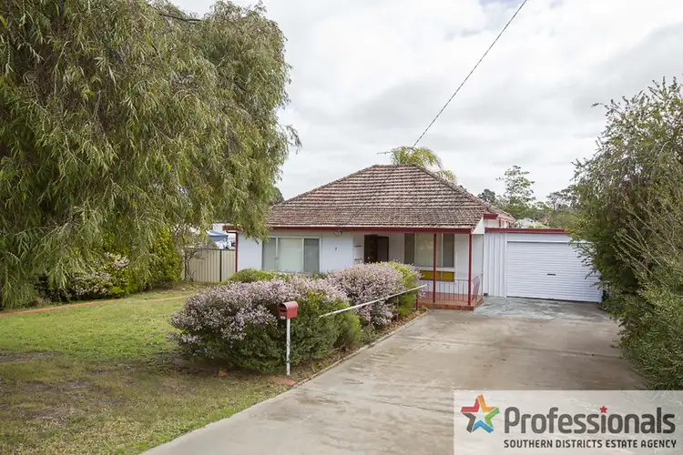 7 Lawley Street, Collie WA 6225