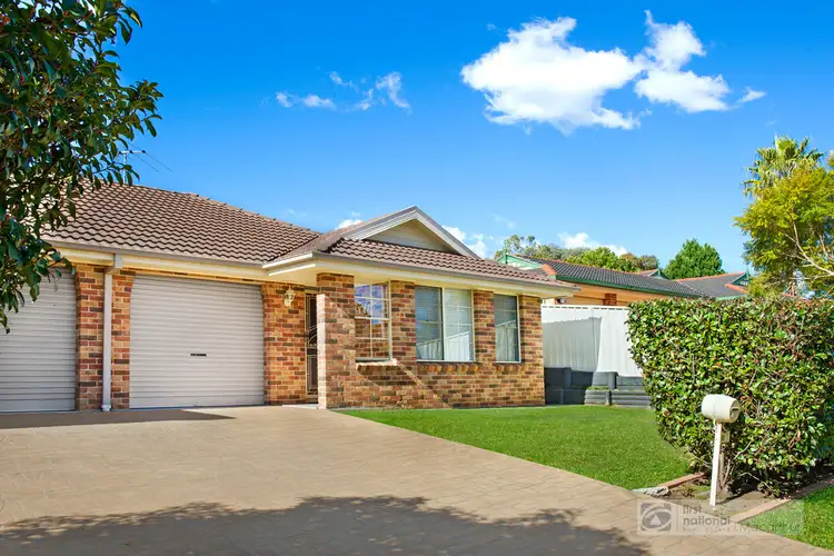 80 Carbasse Crescent, St Helens Park NSW 2560