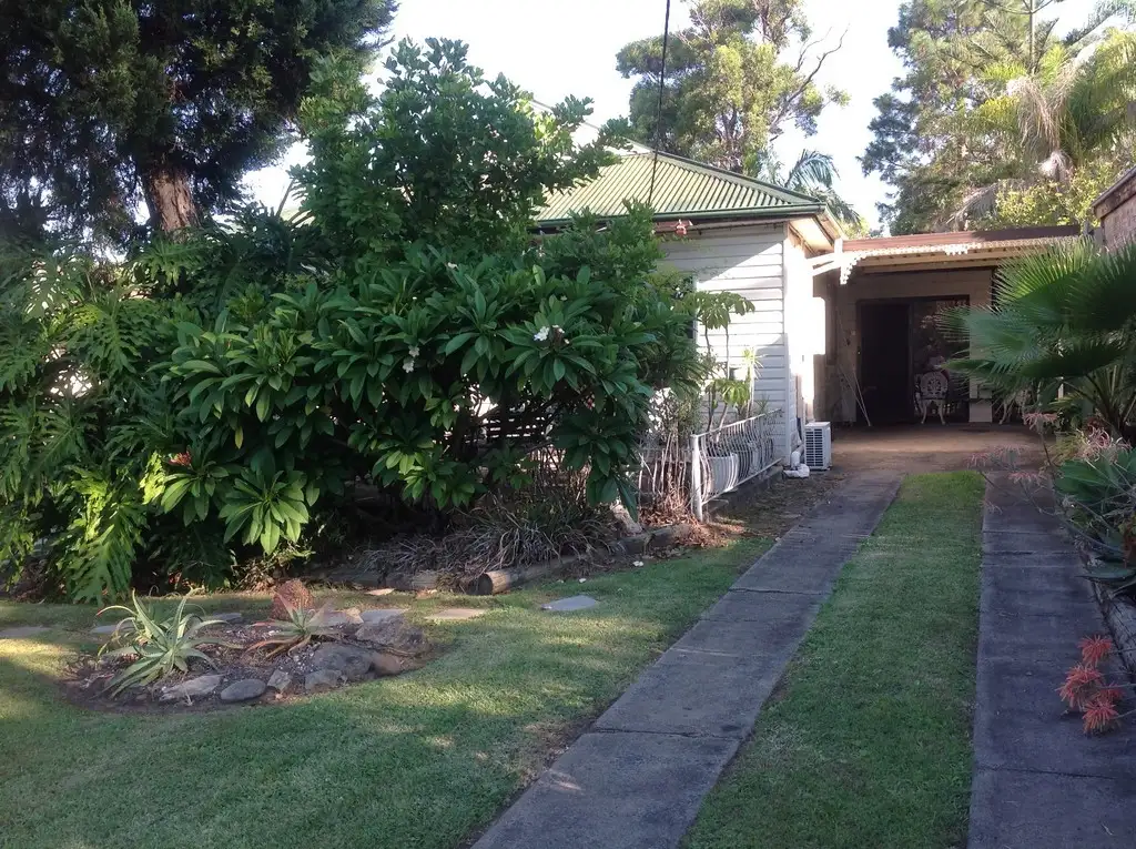 Main view of Homely house listing, 10 EAST STREET, Killarney Vale NSW 2261
