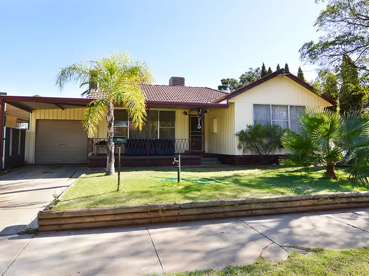 12 Morris Street, Robinvale VIC 3549
