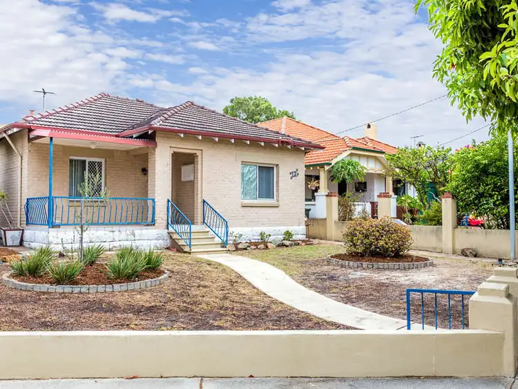 13 Dunedin St, Mount Hawthorn WA 6016