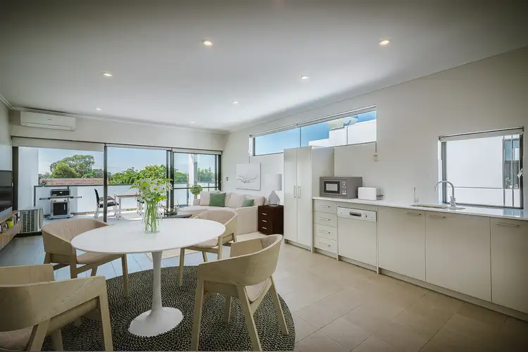 8/3 Roscorla Avenue, Yokine WA 6060
