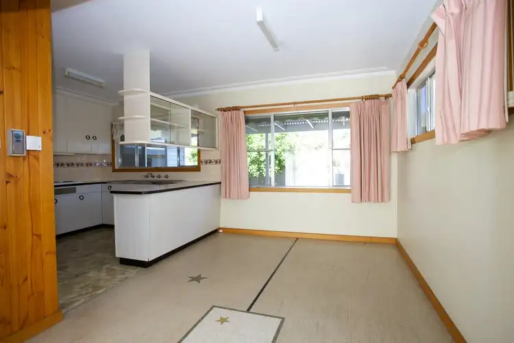 Fifth view of Homely house listing, 10 Glancy Street, Horsham VIC 3400