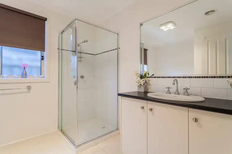 Sixth view of Homely house listing, 5 St Cuthberts Court, Marshall VIC 3216