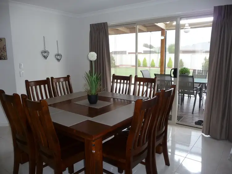 Sixth view of Homely house listing, 1 Dumfries Crt, Moama NSW 2731